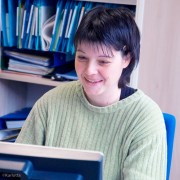 Femmes au Travail : Une Double Peine